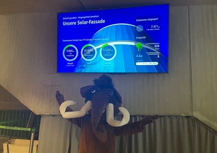 Solarbildschrim im Foyer des Neanderthal Museum